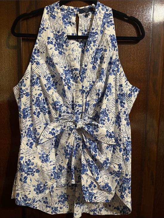 Kaari Blue Tops - Kaari Blue White and Blue Floral Tie-Front Tank